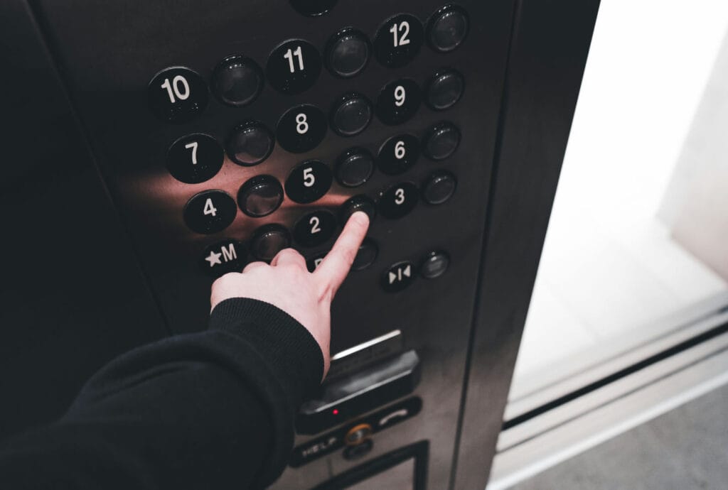botones de un ascensor 12 pisos