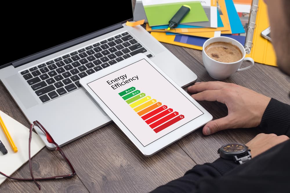 etiqueta energética sobre un ordenador